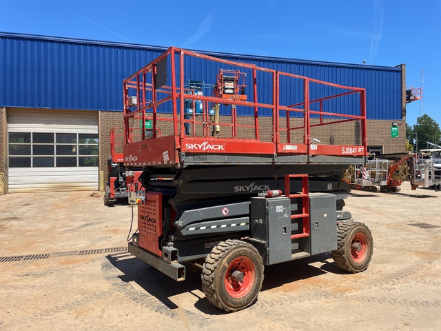 Skyjack SJ8841RT Dual Fuel 4x4 Scissor Lift