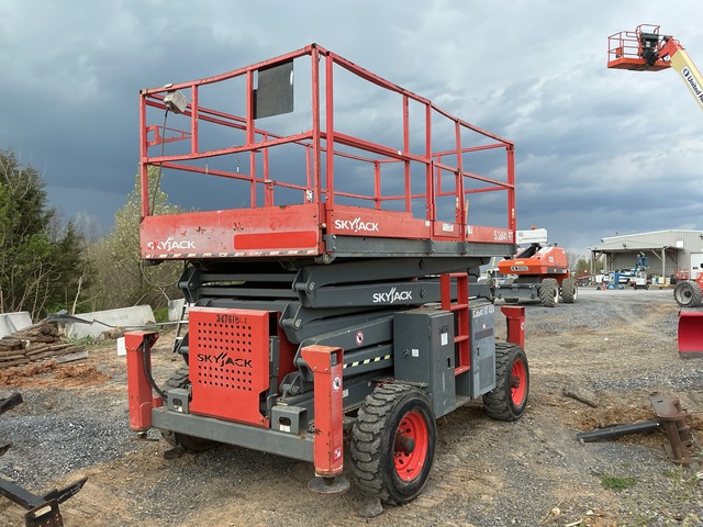 2016 Skyjack SJ8841RT Dual Fuel 4x4 Scissor Lift