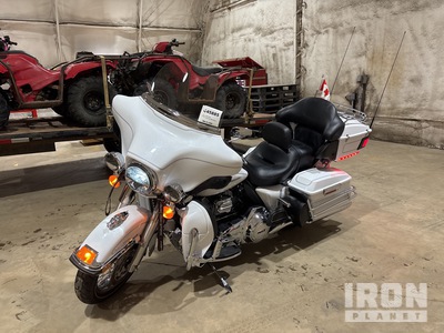 2013 Harley-Davidson FLHTCU Ultra Electa Glide Classic 103 cc Cruiser Bike