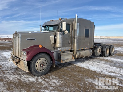 2007 Kenworth W900 8x4 Tri/A Sleeper Truck Tractor