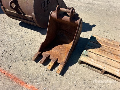 23.5 in Digging Bucket