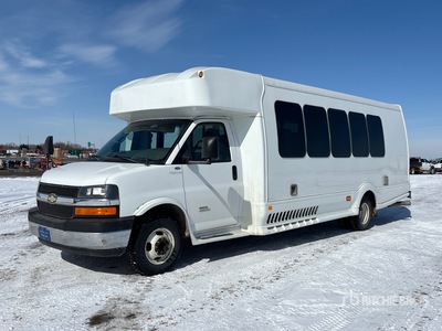 2012 Chevrolet Express 4x2 18-Seat Transit Crestline Turtle Top Autobus