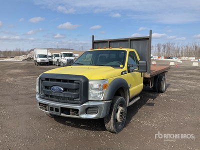 2013 Ford F-450 4x2 フラットベッドダンプトラック