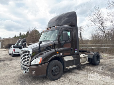 2018 Freightliner Cascadia 113 4x2 S/A Day Cab Truck Tractor
