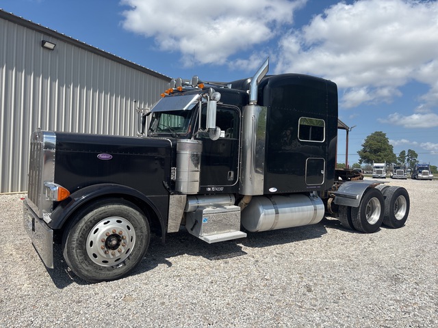 2007 Peterbilt 379 6x4 T/A Sleeper Truck Tractor