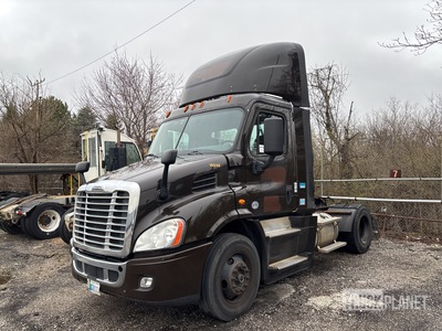 2018 Freightliner Cascadia 113 4x2 S/A Day Cab Truck Tractor (Inoperable)