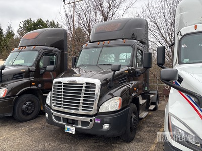 2018 Freightliner Cascadia 113 4x2 S/A Day Cab Truck Tractor