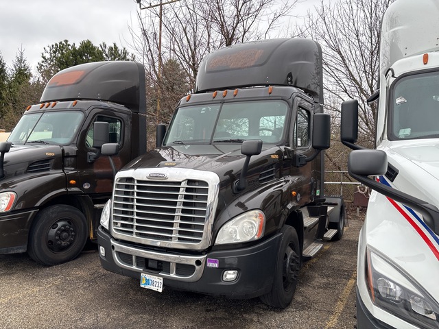 2018 Freightliner Cascadia 113 4x2 S/A Day Cab Truck Tractor 2018 Freightliner Cascadia 113 4x2 S/A Day Cab Truck Tractor