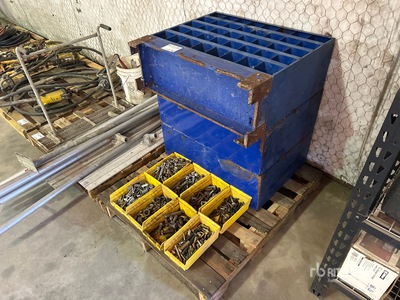 Quantity of (3) Bolt Bins Varios, tienda, almacen, consumidor