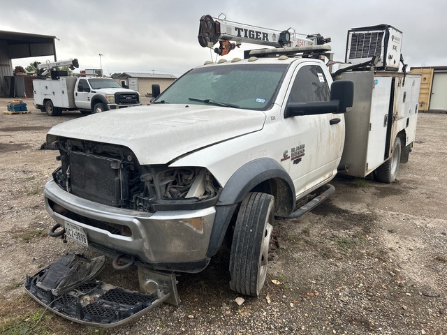 2013 Ram 5500 Heavy Duty 4x2 Service Truck (Inoperable) 2013 Ram 5500 Heavy Duty 4x2 Service Truck (Inoperable)