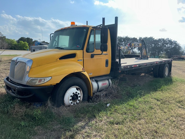 2013 International 4300SBA 4x2 Flatbed Truck (Inoperable)