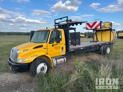 2013 International 4300SBA 4x2 Aufpralldämpfung-Lkw (Inoperable)