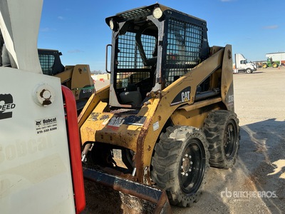 2006 Cat 236B Ładowarka o sterowaniu burtowym (Inoperable)