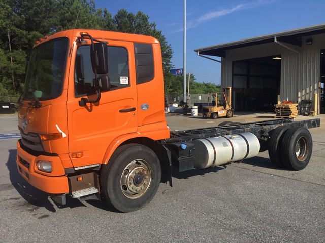 2013 Nissan UD2600 Cab & Chassis