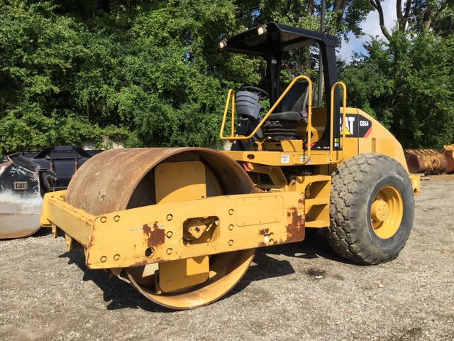 2011 Cat CS-54 Vibratory Single Drum Compactor