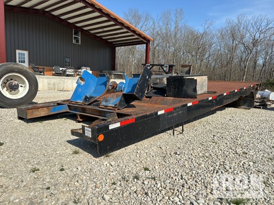 Quantity of (3) Pallets of 2004 Tulsa This is a lot of 2 Tulsa 60 ton winches with a flatbed and 2 rear axles. winches are in working order an wet kit an ونش