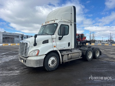 2015 Freightliner Cascadia 113 6x4 T/A Dagcabine Trekker
