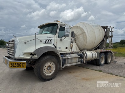 2015 Mack GU813 6x4 Mixer Truck