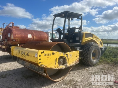 2017 Bomag BW211D-5 Smooth Drum Compactor