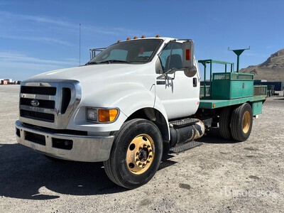 2015 Ford F-750 XL 4x2 S/A Flatbed Truck