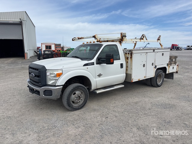 2015 Ford F-350 4x4 Utility Truck