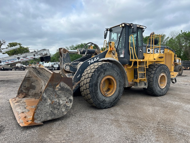 2012 John Deere 744K Wheel Loader