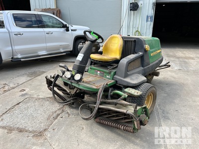 John Deere 7200 Greens Mower