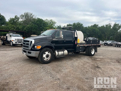 2015 Ford F-750 XLT 4x2 Extended Cab Flatbed Truck