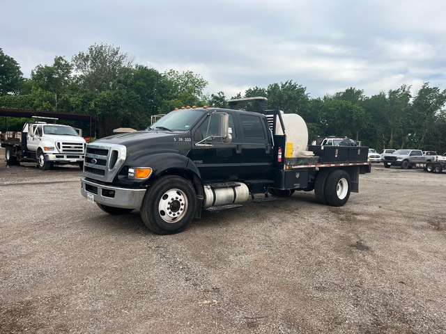 2015 Ford F-750 XLT 4x2 Extended Cab Flatbed Truck 2015 Ford F-750 XLT 4x2 Extended Cab Flatbed Truck
