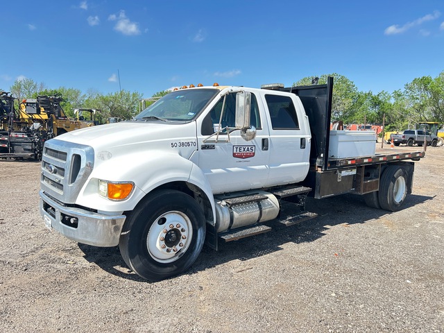 2013 Ford F-750 XLT 4x2 Crew Cab Flatbed Truck 2013 Ford F-750 XLT 4x2 Crew Cab Flatbed Truck