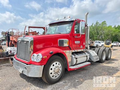 2015 Freightliner CC132 6x4 تراكتور شاحنة نهارية (ثنائية المحور)