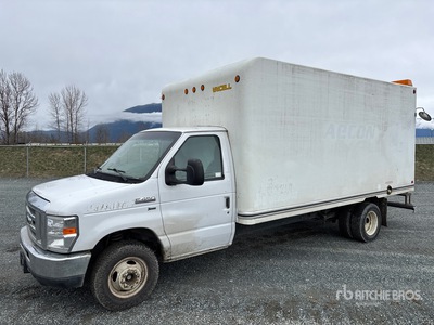 2019 Ford E-450 Econoline 4x2 شاحنة فان (Inoperable)