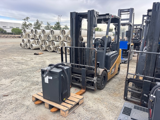 2020 Cat 2EP6000 5970 lb Electric Forklift