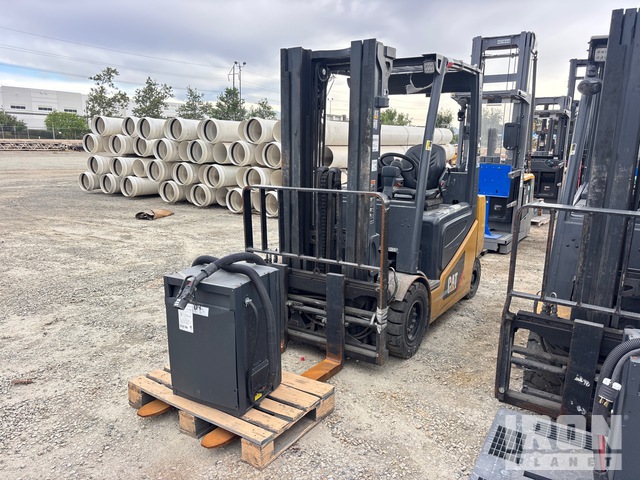 2020 Cat 2EP6000 5970 lb Electric Forklift