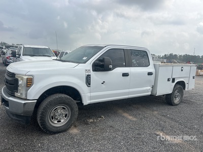 2018 Ford F-250 XL 4x4 Crew Cab شاحنة متعددة الاغراض (Inoperable)