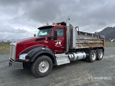 2014 Kenworth T800 6x4 T/A Dump Truck