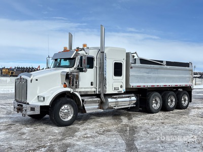 2007 Kenworth T800 8x6 Sleeper Tri/A Dump Truck