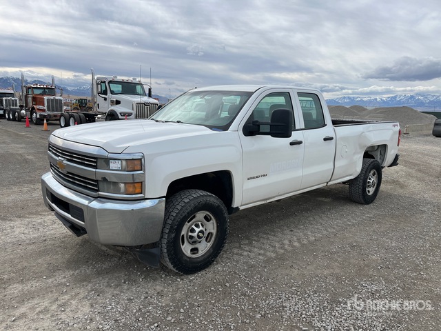 2015 Chevrolet Silverado 2500 2015 Chevrolet Silverado 2500 4X4 Crew Cab Pickup