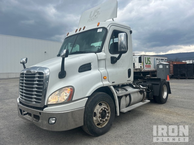 1FUBGADV5CSBS4818 Freightliner Cascadia 113 Photo 1