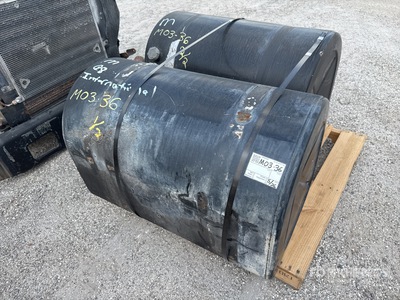 Quantity of (2) International Steel Benzinetank