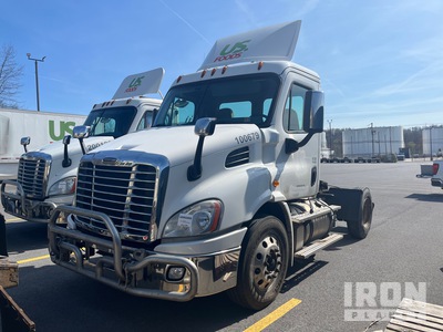 2016 Freightliner CA113 S/A Day Cab Truck Tractor