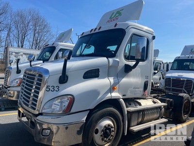 2012 Freightliner CA113 S/A Day Cab Truck Tractor