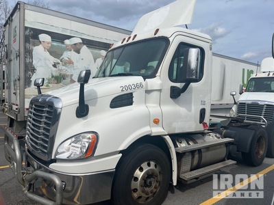 2015 Freightliner CA113 T/A Day Cab Truck Tractor