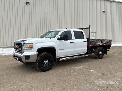 2017 Chevrolet Sierra 3500HD 4x4 Crew Cab شاحنة مسطحة