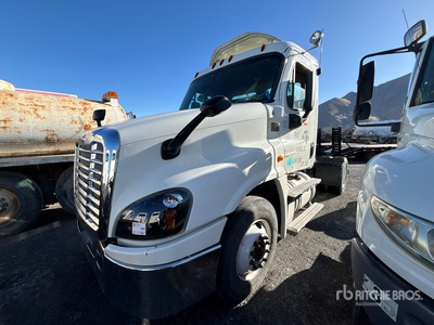 2016 Freightliner Cascadia 125 4x2 S/A Day Cab Truck Tractor (Inoperable)