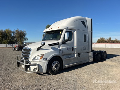 2022 Freightliner Cascadia 126 6x4 T/A Sleeper Truck Tractor