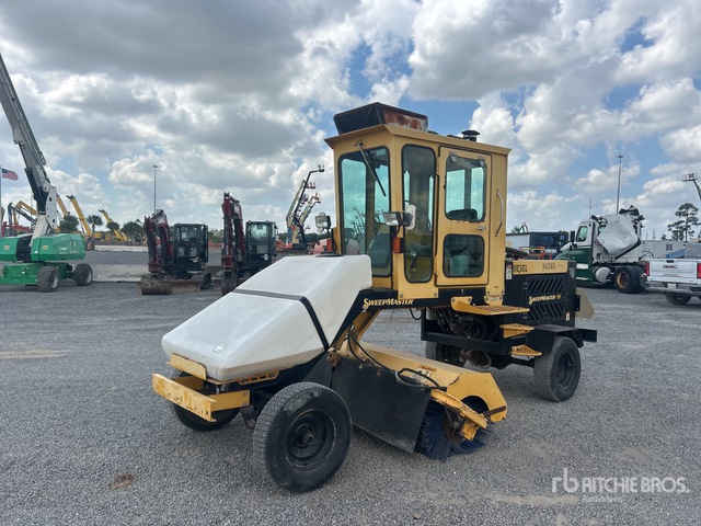 2013 Lay-Mor SM400 Self-Propelled Broom