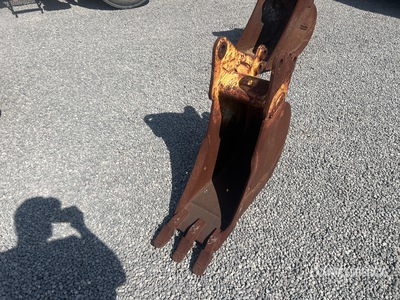 12 in Digging Excavator Bucket