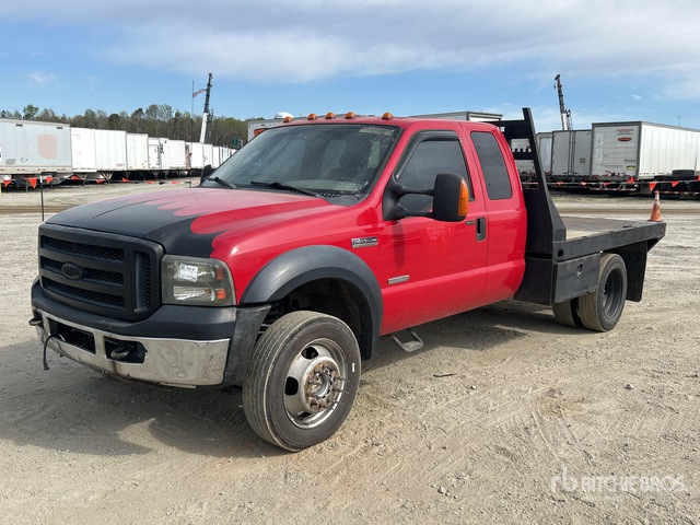 2006 Ford F-550 XLT 4x4 Extended Cab Flatbed Truck