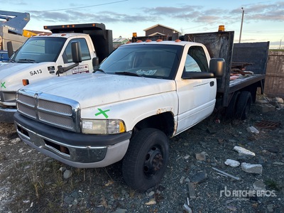 2001 Dodge RAM 3500 4x2 Flatbed Dump Truck